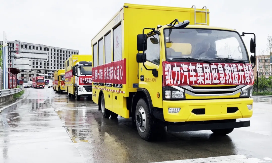 【現(xiàn)場直擊】勇戰(zhàn)洞庭！搶險(xiǎn)救援中的英雄群像